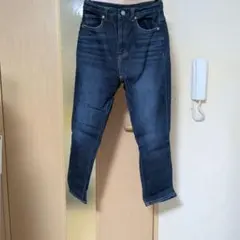 GU スリムフィットデニムパンツ