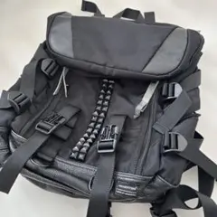 MEMENTISM スタッズ付きブラックバックパックのサムネイル