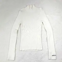 タラジャーモン ハイネック リブニット 白 袖ロゴ TARA JARMONのサムネイル