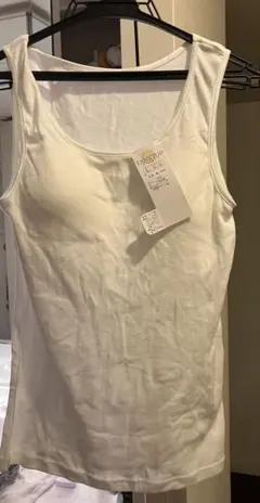 ホワイト タンクトップ ブラカップ付き