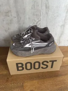 adidas yeezy boost 700 v2 27.0