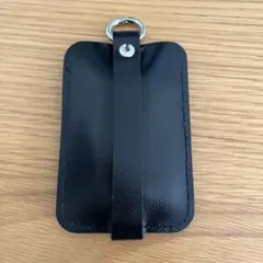 黒のレザーキーケース