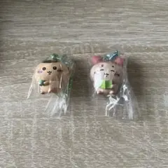 ちいかわ　マスコットつきビスケット　２種類　古本屋　かに　くりまんじゅう