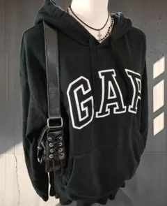 Y2K 00s GAP ブラック パーカー 刺繍ロゴ デカロゴ ゆったり