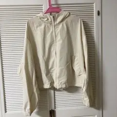 NICE CLAUPのナイロンパーカー