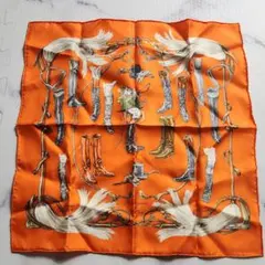新品 HERMES エルメス プチカレ スカーフ 赤 馬車 - メルカリ