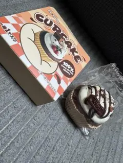 【値下げ！】kikisquishy ブラインドカップケーキシリーズ スクイーズ