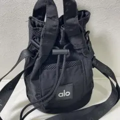alo yoga シースルー クロスボディーバッグ ブラック - メルカリ