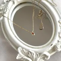 極小ルビーの華奢で上品なゴールドネックレス　長さ調節簡単トップ3mm
