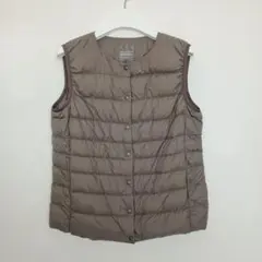 無印　ノーカラー　ダウンベスト　ポケッタブル　M