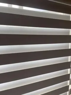 調光ロールスクリーン　グレー