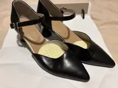 ベージュ パンプス