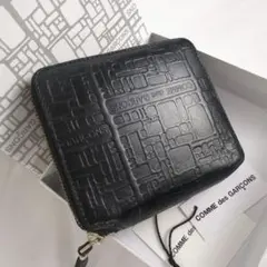 【美品】COMME des GARCONS エンボス ロゴ ジップ ウォレット
