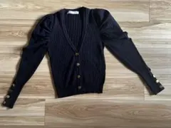 ザラZARAパフスリーブ金ボタンカーディガン美品セブンテンマリリンムーン