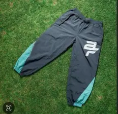 BEFIRST ナイロンロゴ入りパンツ Lサイズ - メルカリ