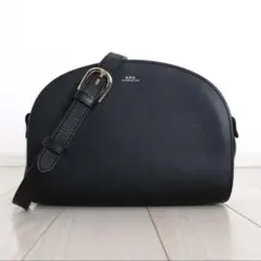 A.P.C. アーペーセー ハーフムーン レザー 斜め掛け ショルダー バッグ