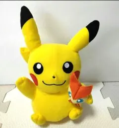 ポケモンセンター　ビクティニドールとピカチュウ ぬいぐるみ　ポケモン
