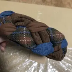 編み込みデザイン ヘアバンド ブラウン・ブルー