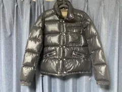 MONCLER ブラック ダウンジャケット