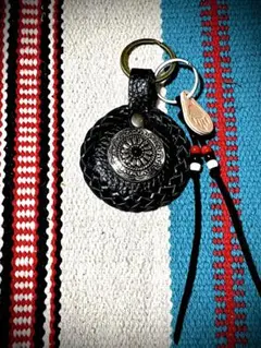 レザーとコンチョのキーホルダー　ブラック　ハンドメイド