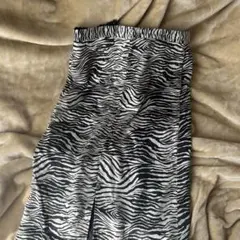 ゼブラ柄タイトスカート