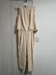 ベージュ ノースリーブ パンツセットアップ　オールインワン