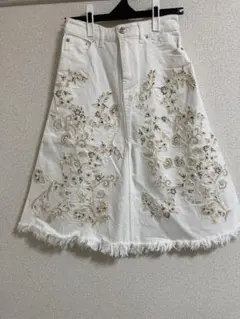 【美品】ZARA XS ビーズ刺繍 フレアスカートのサムネイル