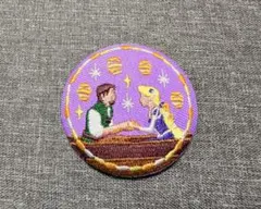 ディズニー 刺繍缶バッジ ラプンツェル プリンセス - メルカリ
