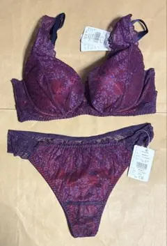 新品未使用 ravime KOTOBUKI 上下セット サイズB75/M