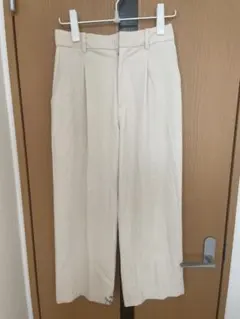 リメイク用ユニクロ タックワイドパンツ Mサイズ オフホワイトモデル460311
