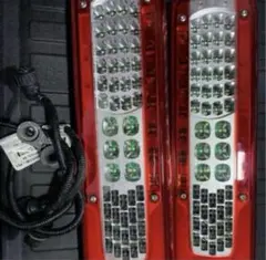 UD トラックス 新型クオン LED テールランプ ボルボ VOLVO - メルカリ