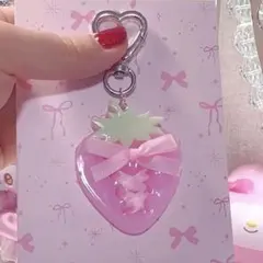 レジンキーホルダー　いちご