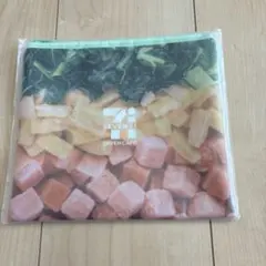 セブンイレブン ハッピーくじ G賞 スムージーフラットポーチ グリーン