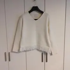 【SENSE OF PLACE】 ホワイト Vネック ニット