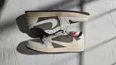 Travis Scott x Air Jordan 1 Low リーバースモカ