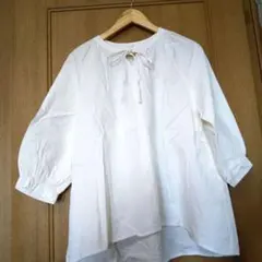 ショコラフィーネローブ ホワイト リボン付き 長袖チュニック