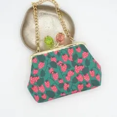 苺がま口持ち手付きポーチピンクグリーン系