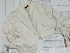 4Makes アイボリー 袖ボリューム　短丈ジャケット