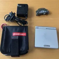 ゲームボーイアドバンスSP　グレー　充電器、アダプタ、ケース付き　ニンテンドー