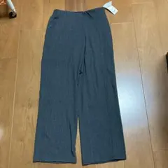 新品未使用　ユニクロハイウエストポンチストレートパンツ