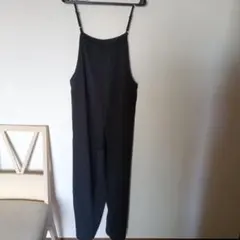 ■黒のノースリーブサロペット