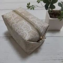 キャラメルポーチ　ボックスポーチ　化粧ポーチ　レース　ベージュ　ハンドメイド