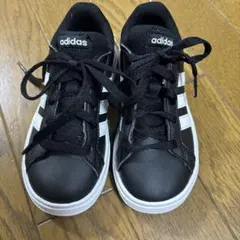 (2回着用)adidas スニーカー 黒/白 3ストライプ 17cm