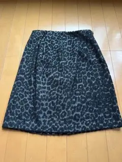 ストロベリーフィールズ　秋冬　スカート　ヒョウ柄　オフィスカジュアル　便利のサムネイル