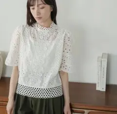 スタンドカラーブラウス　ホワイトのサムネイル