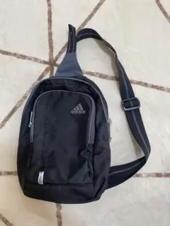 adidas ボディバッグ