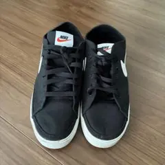 Nike ブラック/ホワイト スニーカー