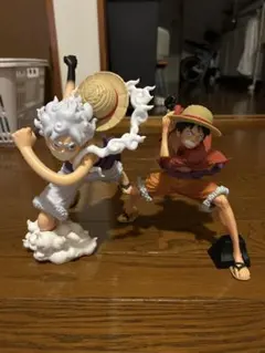 ワンピース　ルフィフィギュア 2体
