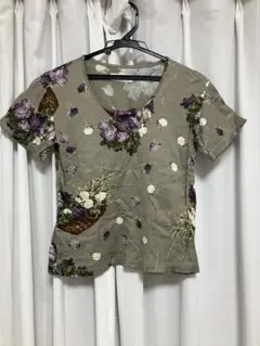 「KANEKO ISAO 」の半袖花柄Tシャツのサムネイル