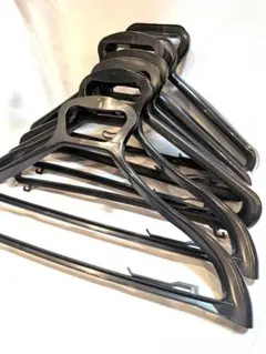 プラスチックハンガー黒(スーツ用)　8本セット　まとめ売り